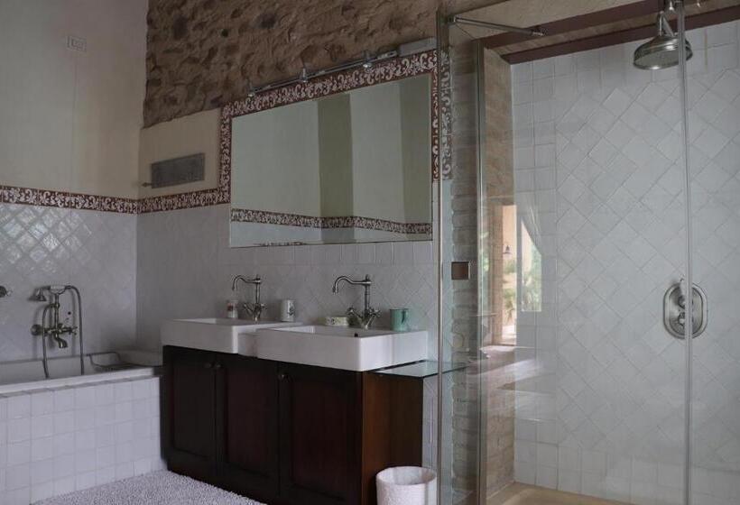 Полулюкс с Балконом, Casale La Meridiana