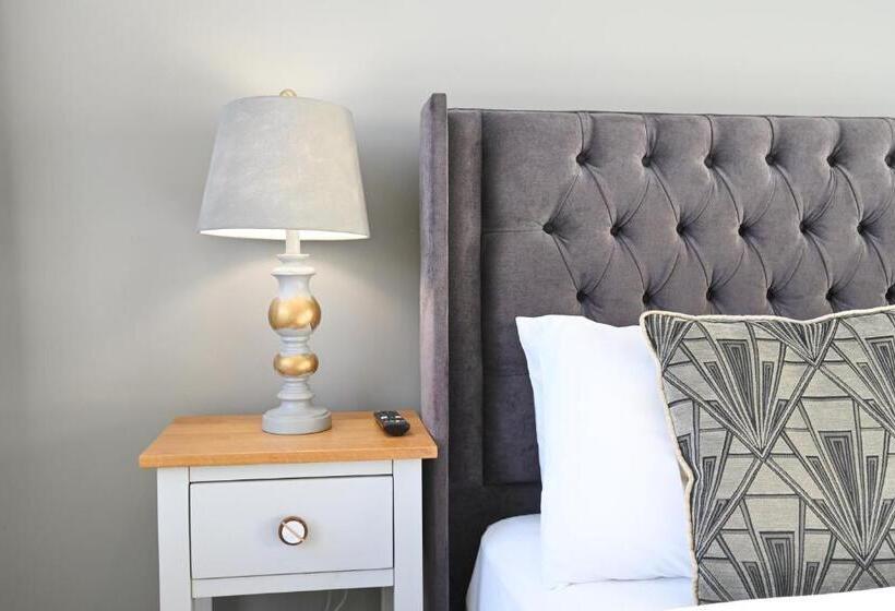 Номер Deluxe, Rooms At The Dressers Arms