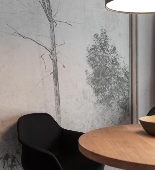 テラス付き１ベッドルームアパートメント, Going Triple A Apartments East