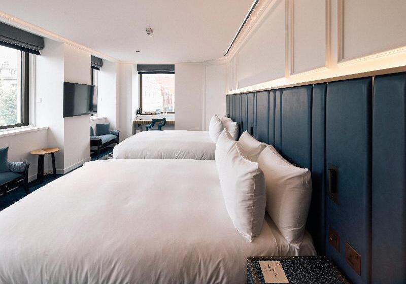 家庭间, Page8, Page Hotels