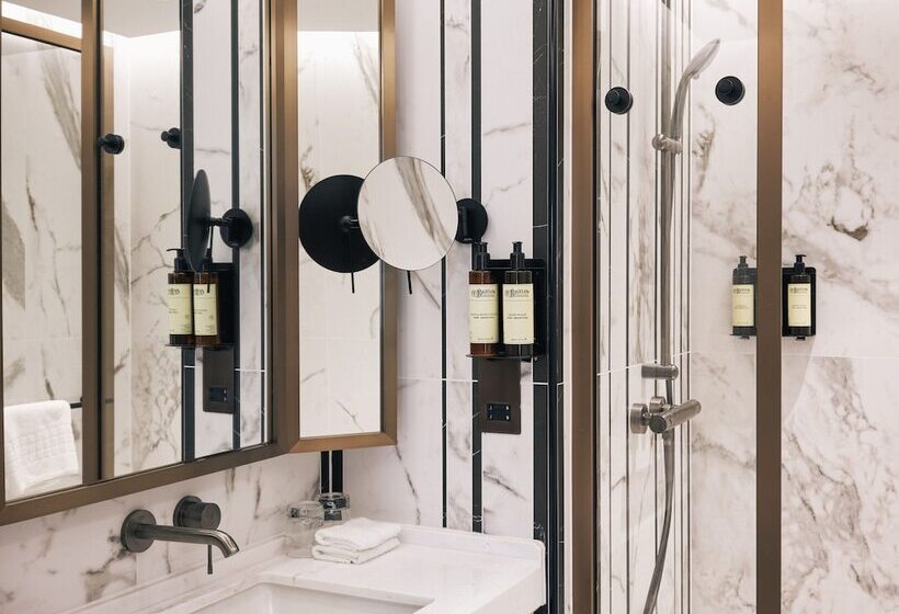 Номер Deluxe, Page8, Page Hotels