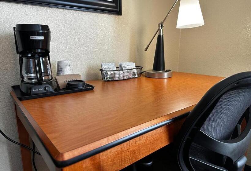 Номер Стандарт Кровать Кинг Адаптированный для Инвалидов, Best Western Plus Fenton