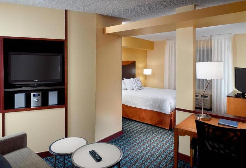 스위트, Fairfield Inn & Suites Clarksville