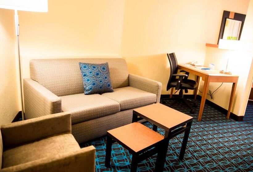 스위트 킹사이즈 침대, Fairfield Inn & Suites Fredericksburg