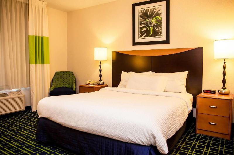 스탠다드 룸 킹사이즈 침대, Fairfield Inn & Suites Fredericksburg