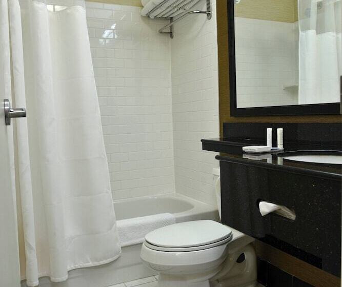 Номер Стандарт 2 Двуспальные Кровати, Fairfield Inn Hartford Airport