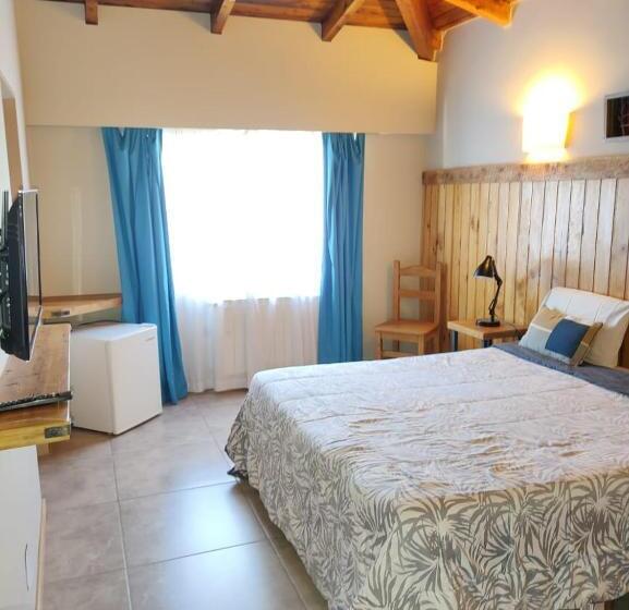 اتاق راحتی سه تخته, Hostal El Korú