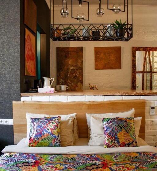 سوییت لوکس, Manna Boutique