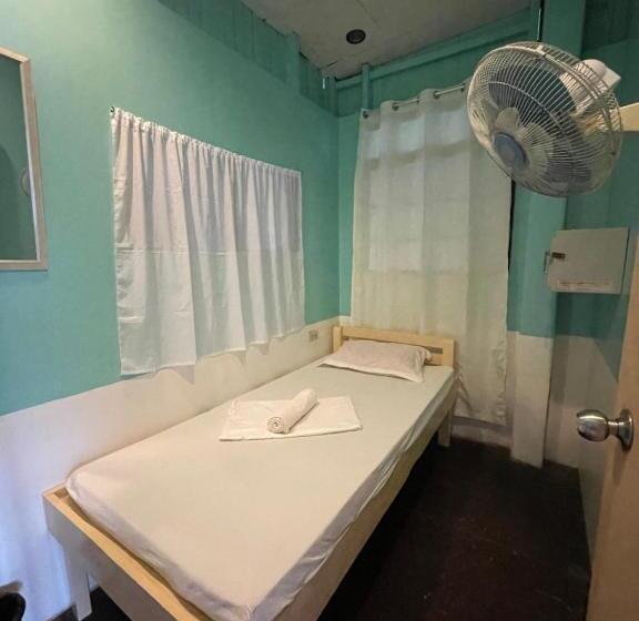 스탠다드 싱글 룸 공동욕실, Austrias Guest House