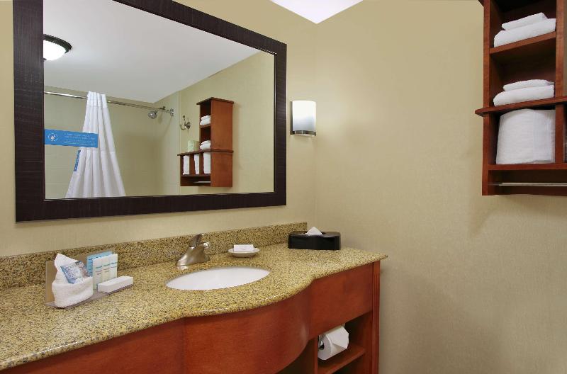 Номер Стандарт Адаптированный для Инвалидов, Best Western Plus Forest Park Inn