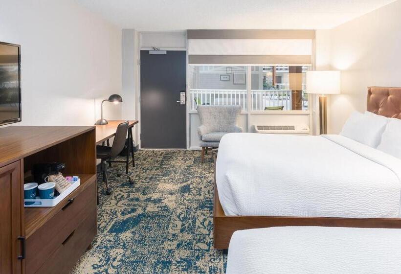 스탠다드 룸 풀장 전망, Four Points By Sheraton Eastham Cape Cod
