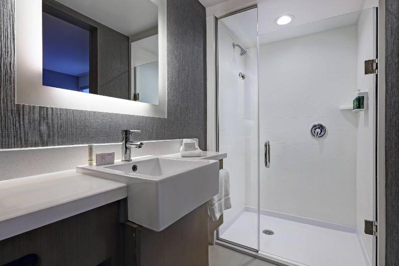 带皇后床的套间, Springhill Suites By Marriott Palm Desert