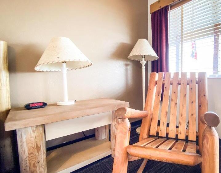 Люкс Deluxe Кровать Кинг, Fort Verde Suites
