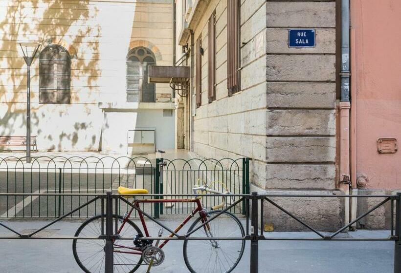 سوییت سوپریور, Mihotel Bizolon