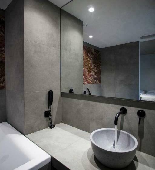 패밀리 룸, Art Suites Korai