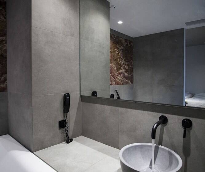 스탠다드 트리플 룸, Art Suites Korai