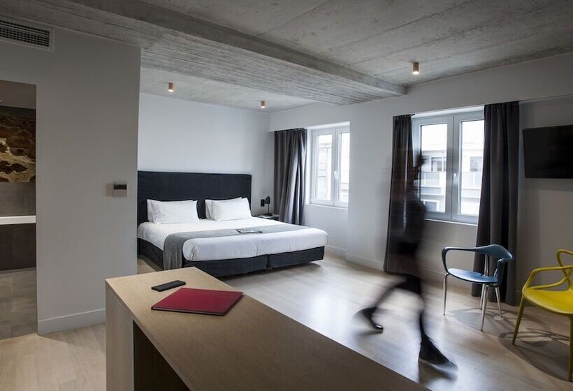 패밀리 룸, Art Suites Korai