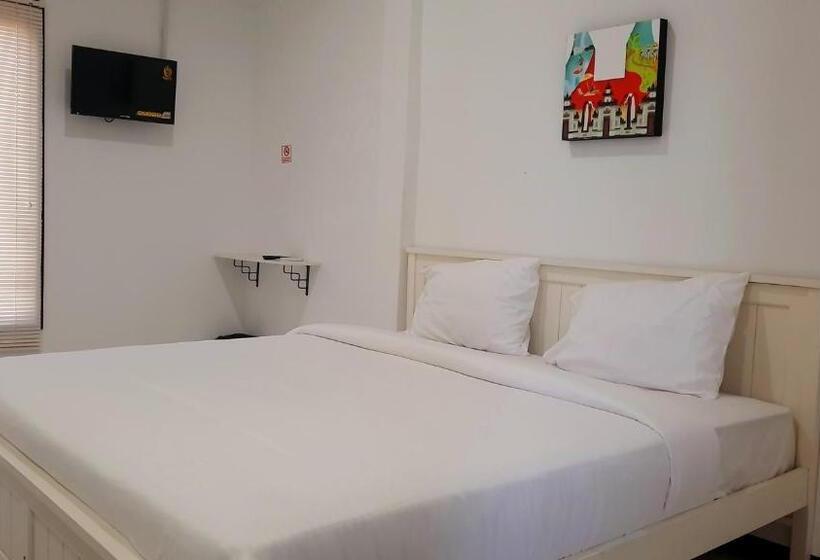 Номер Deluxe Кровать Кинг, Cozy Stay Kupang