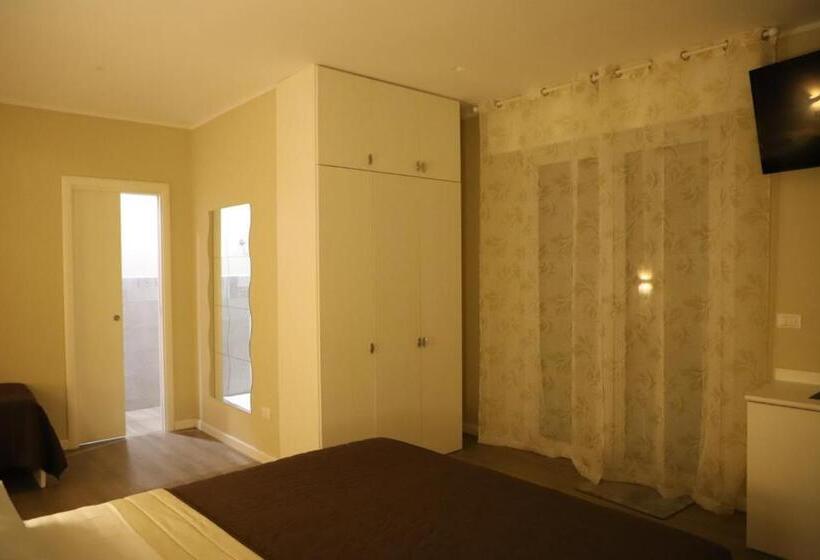 Quarto Standard com Terraço, Tre Fontane