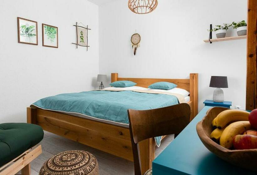 Standard Triple Room, Burina Residence