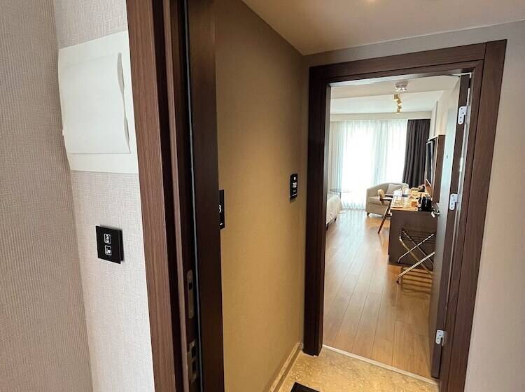 سوییت لوکس, Kings Cross Hotel Istanbul