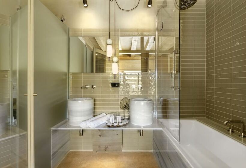 Номер Стандарт Трехместный, Torre Del Marqués Hotel Spa & Winery   Small Luxury Hotels