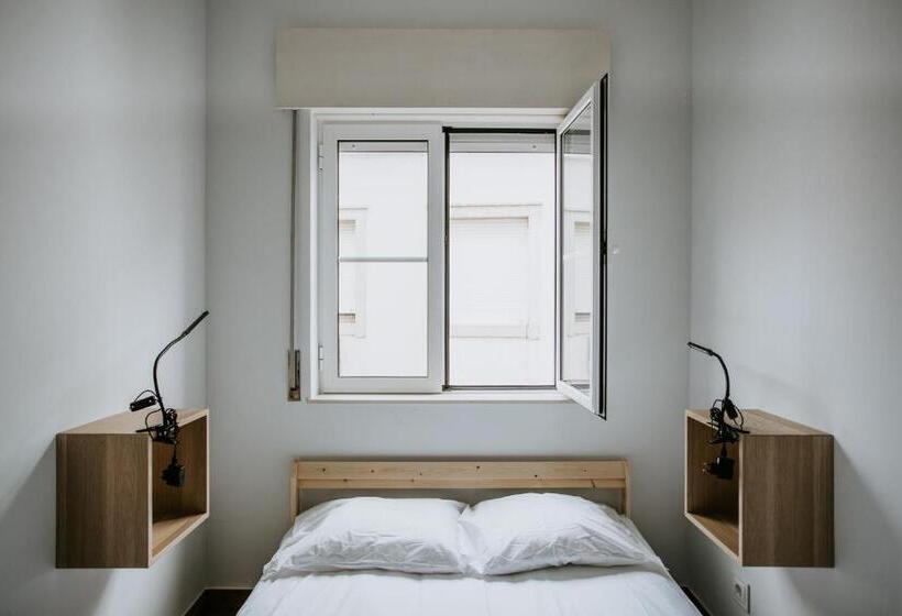 اتاق استاندارد با سرویس بهداشتی مشترک, Dreams House