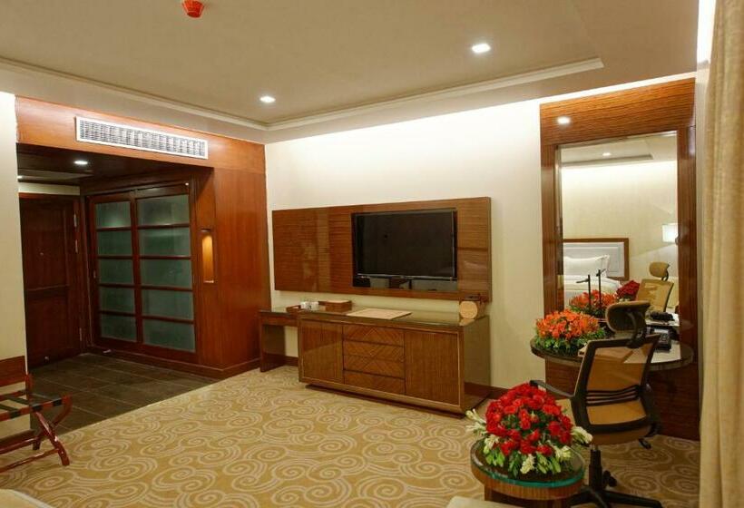 اتاق لوکس, Royal Swiss Lahore