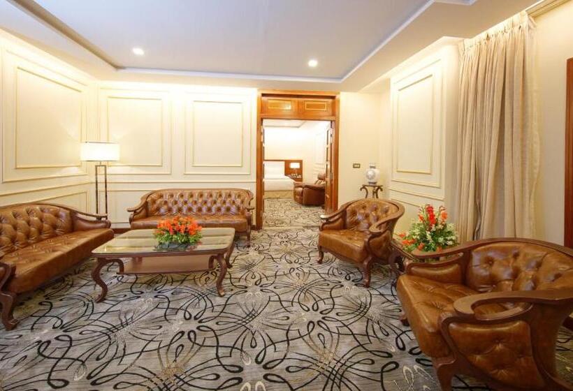سوییت اجرایی, Royal Swiss Lahore