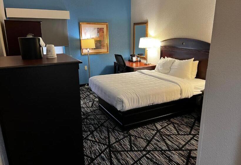 장애인을 위한 퀸사이즈 스탠다드 룸, Baymont By Wyndham Monroe Ohio
