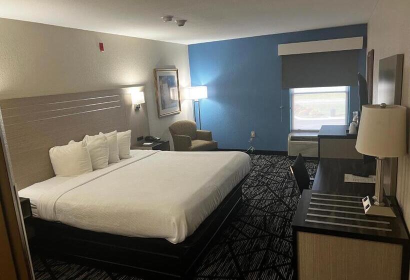 스탠다드 룸 킹사이즈 침대, Baymont By Wyndham Monroe Ohio