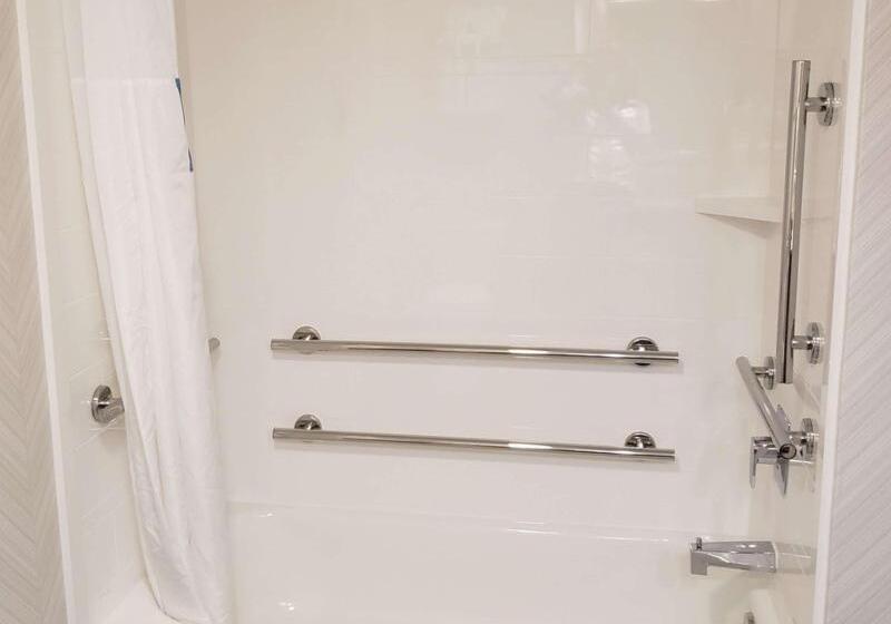 带大床的标准间, Hampton Inn Johnstown