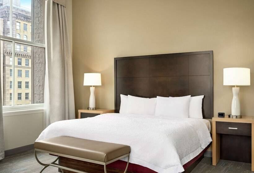 스탠다드 스튜디오 킹침대, Hampton Inn & Suites New Orleans Downtown