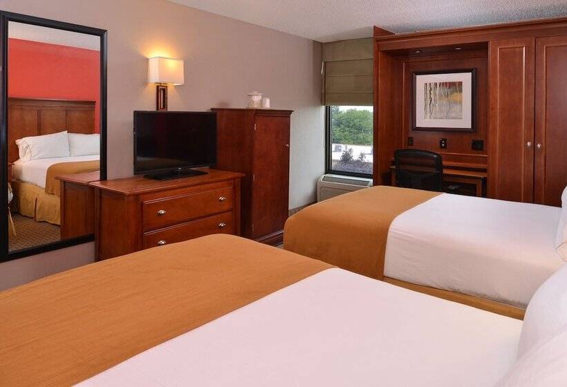 带2个双人床的标准工作室, Holiday Inn Express Crestwood, An Ihg