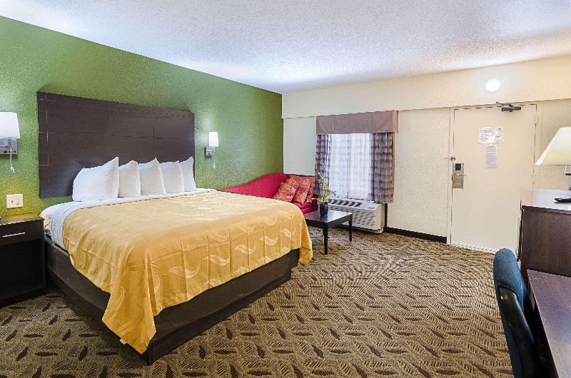 스탠다드 룸 킹사이즈 침대, Quality Inn Tanglewood