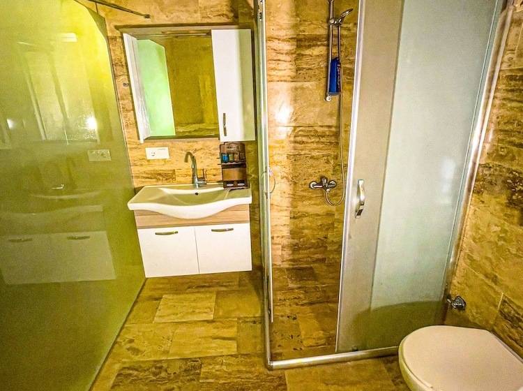 اتاق خانوادگی, Heritage Cave Suites