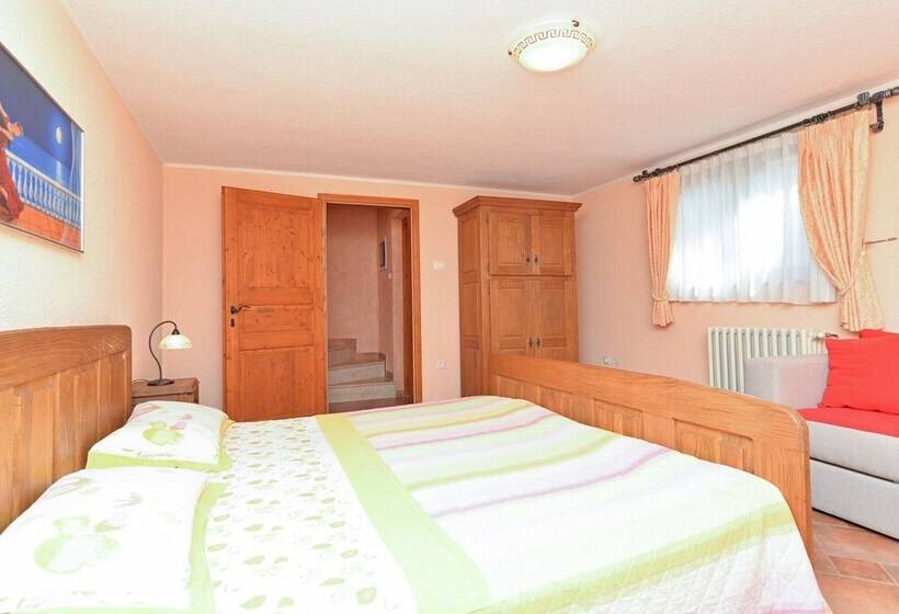 آپارتمان 1 خوابه, Apartments Valter 881