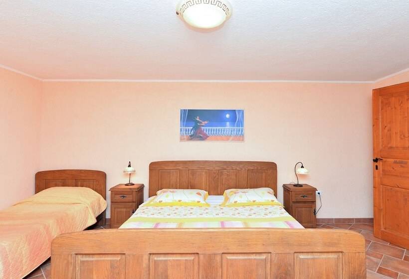 آپارتمان 1 خوابه, Apartments Valter 881