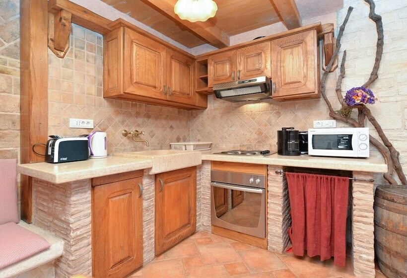 آپارتمان 1 خوابه, Apartments Valter 881