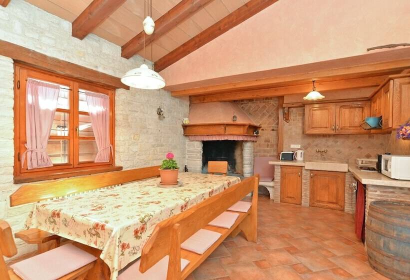 آپارتمان 1 خوابه, Apartments Valter 881