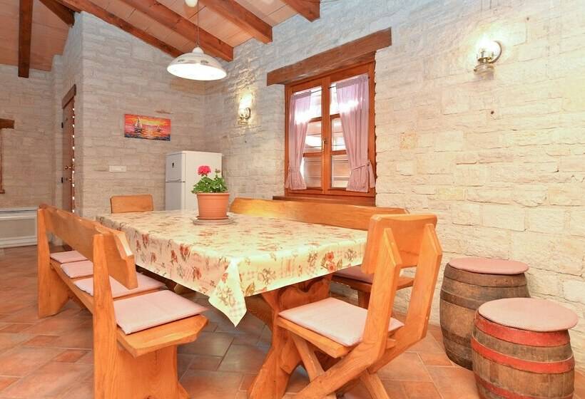 آپارتمان 1 خوابه, Apartments Valter 881