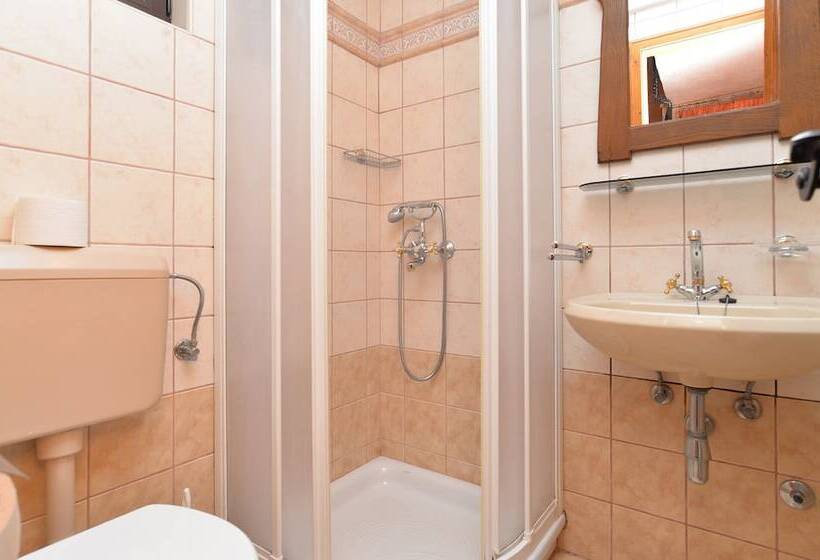 آپارتمان 1 خوابه, Apartments Valter 881