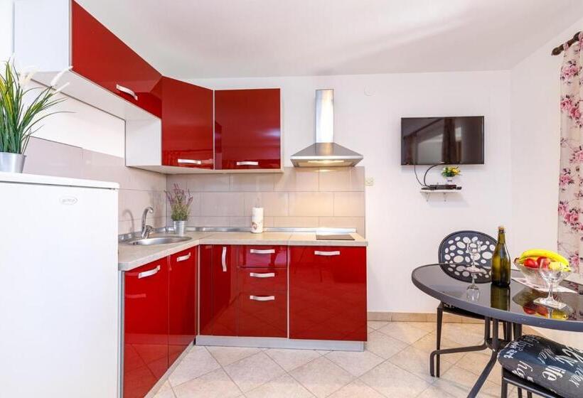 آپارتمان 1 خوابه, Apartments Mirjana Medulin