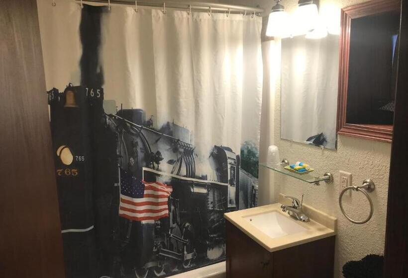 Номер Deluxe, Highland Court Motel