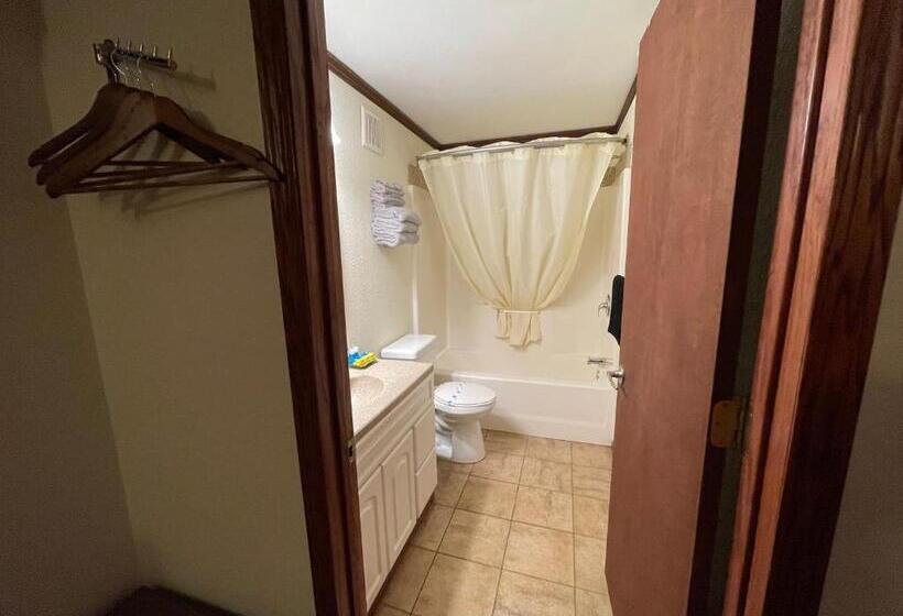 Номер Deluxe, Highland Court Motel