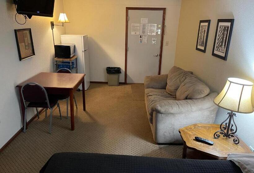 Люкс Повышенной Комфортности, Highland Court Motel