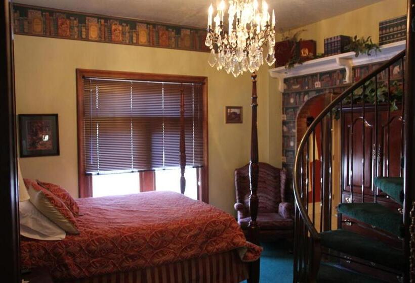 Номер Deluxe, Hines Mansion