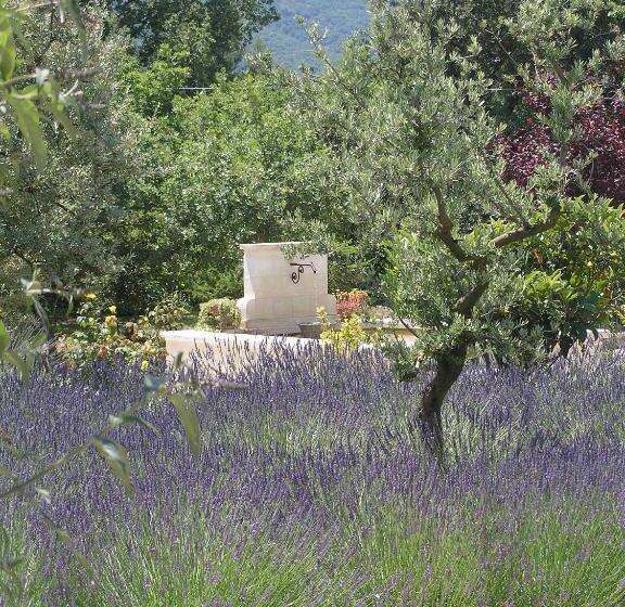 Номер Стандарт Вид на Горы, Clos Des Lavandes   Chambres Et Suites De Charme Climatisées Luberon