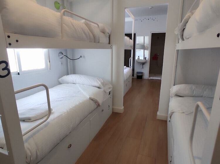Семейный Номер, Vivian S Guest House