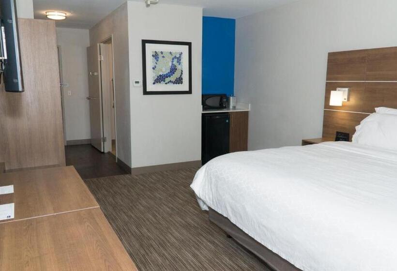 장애인을 위한 킹사이즈 침대 스탠다드 룸, Holiday Inn Express Hotel & Suites Madison, An Ihg